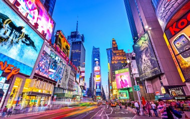 Bảng quảng cáo 3D Times Square 2023: Ví dụ về quảng cáo 3D sống động!