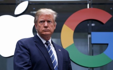 Chiến thắng của ông Donald Trump ảnh hưởng ra sao đến ngành smartphone?