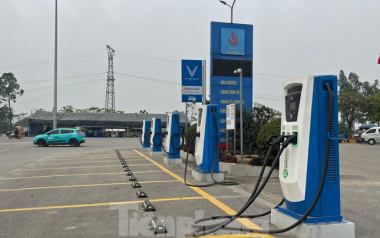 Đầu tư trạm sạc xe điện giúp nền kinh tế Việt Nam tiết kiệm gần 500 tỷ USD
