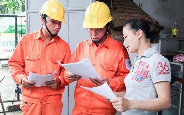 Tăng giá điện: Người dân lo áp lực, doanh nghiệp sợ ‘đu’ phí