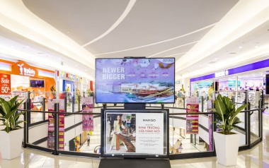Digital Signage: Definition, Applications, and Benefits for Businesses